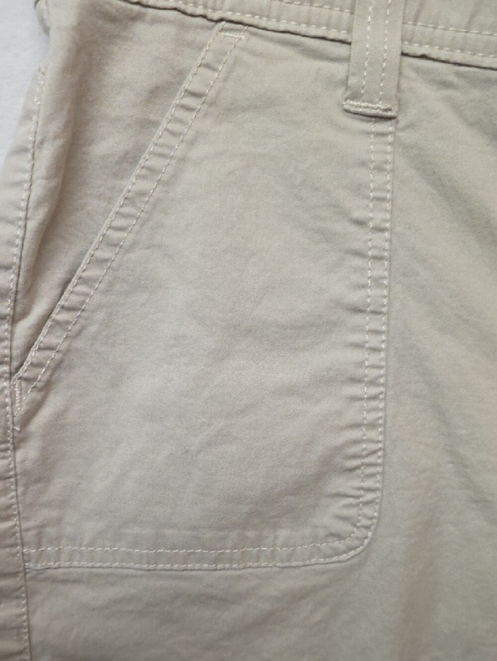 Lee Women's Light Khaki Cargo Capri Pants - Picture 11 of 16